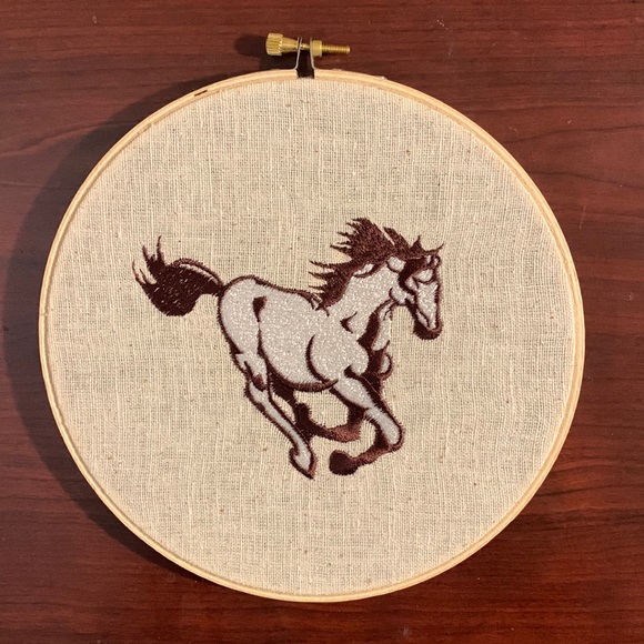 Embroidered Running Horse Hoop Art.   7” Round - Picture 1 of 2